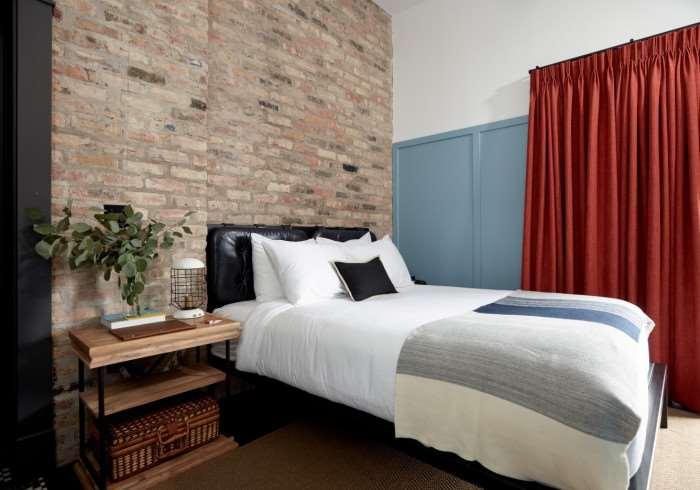The Chicago Hotel Collection Wrigleyville Room photo